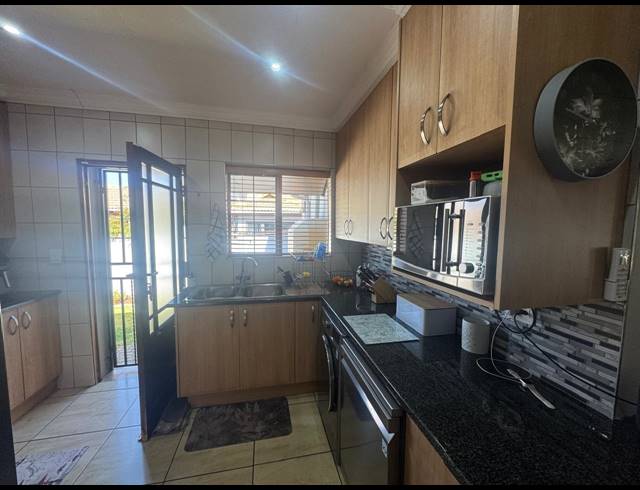 2 BEDROOM CLUSTER FOR SALE IN SUNAIR PARK
